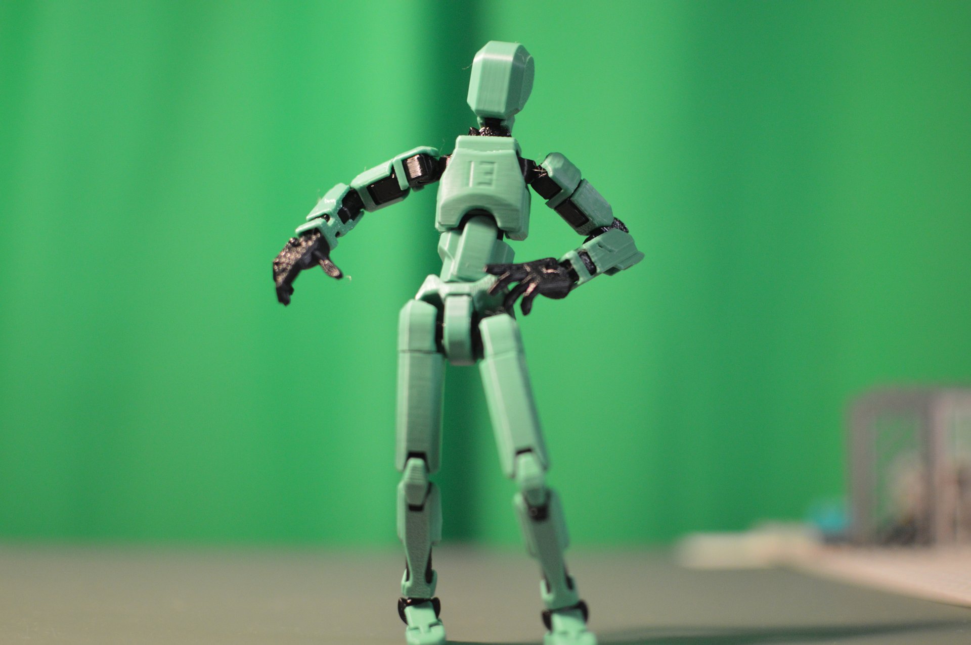 Dummy 13 action figure